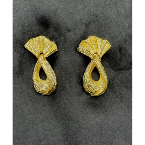 Vintage Gold Tone Clip-On Earring Set Of 4 Styles - Picture 2 of 15